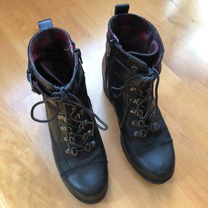 Black ankle leather boots, size 6.5